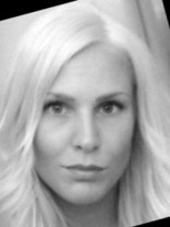 Person who looks like Sarah Paulson