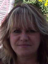 Person who looks like Goldie Hawn