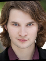 Person who looks like Peter Facinelli