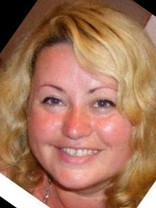 Person who looks like Sarah Wynter