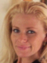 Person who looks like Pamela Anderson