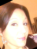 Person who looks like Alyssa Milano