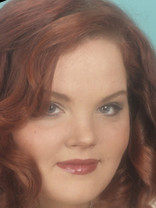 Person who looks like Bernadette Peters