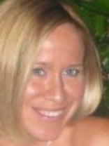 Person who looks like Mary-Kate and Ashley Olsen