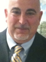 Person who looks like Stanley Tucci