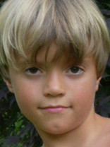 Person who looks like Josh Hutcherson