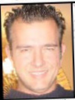 Person who looks like Matthew Perry