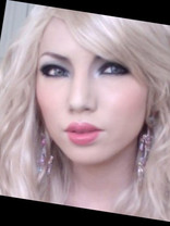 Person who looks like Taylor Swift