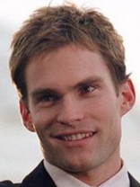 Person who looks like Justin Bruening