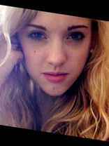 Person who looks like Taylor Swift