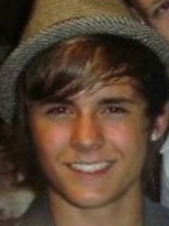 Person who looks like Zac Efron