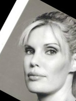 Person who looks like Leslie Bibb