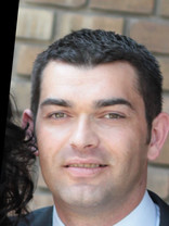 Person who looks like Peter Gallagher