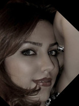 Person who looks like Rose McGowan