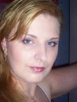 Person who looks like Cara Buono