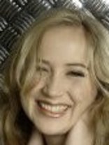 Person who looks like Kathryn Hahn