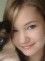 Person who looks like Sarah Wynter