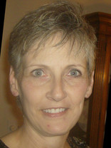 Person who looks like Jamie Lee Curtis