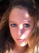 Person who looks like Miley Cyrus