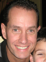 Person who looks like Tom Hanks