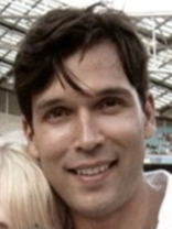 Person who looks like Kyle Chandler