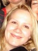 Person who looks like Sarah Wynter