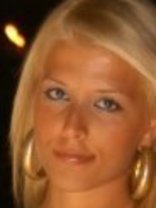 Person who looks like Jenna Elfman