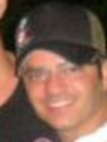 Person who looks like David Charvet