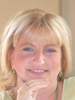 Person who looks like Goldie Hawn