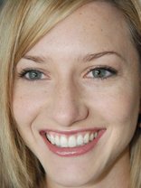 Person who looks like Jennifer Finnigan