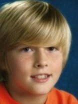 Person who looks like Cole & Dylan Sprouse