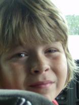 Person who looks like Cole & Dylan Sprouse