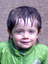 Person who looks like Josh Hutcherson