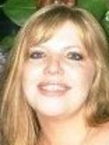 Person who looks like Tori Spelling