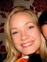 Person who looks like Sarah Wynter