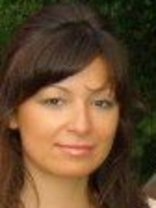 Person who looks like Leah Remini