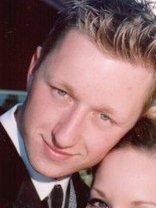 Person who looks like Jason Dohring