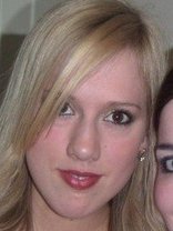 Person who looks like Tori Spelling