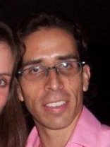 Person who looks like Marc Anthony