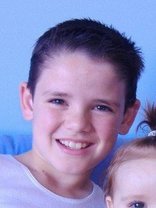 Person who looks like Josh Hutcherson