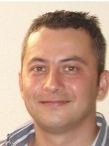 Person who looks like Jean Reno