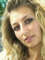 Person who looks like Jenna Elfman