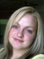 Person who looks like Mena Suvari