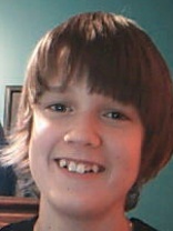 Person who looks like Josh Hutcherson