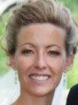 Person who looks like Jenna Elfman