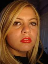 Person who looks like Tori Spelling