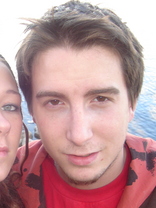 Person who looks like Eric Szmanda