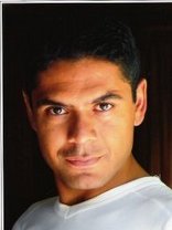 Person who looks like Benjamin Bratt