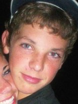 Person who looks like Jeremy Sumpter