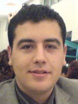 Person who looks like Kyle Chandler